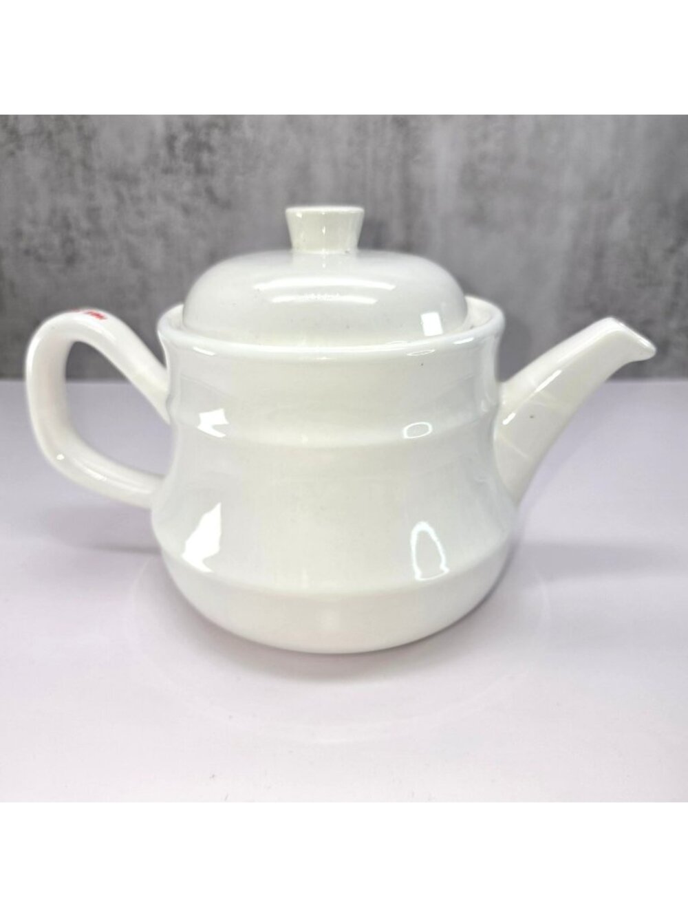 Hot Shot Pot By Phoenix White Ceramic Tea Pot With Lid Classic Design VL5123
